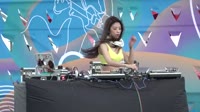 李洁 - 为何生活这么苦 (DJ默涵版)年轻小姐姐现场打碟舞曲视频